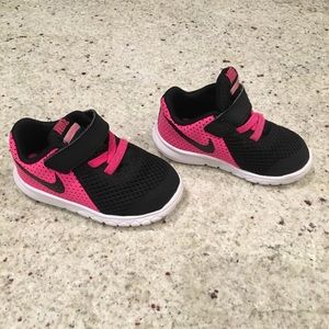 Pink and Black Nike Tennis Shoes in EUC